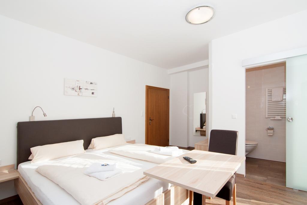 Restaurant - Cafe - Pension Hassler Berg im Drautal Pokoj fotografie