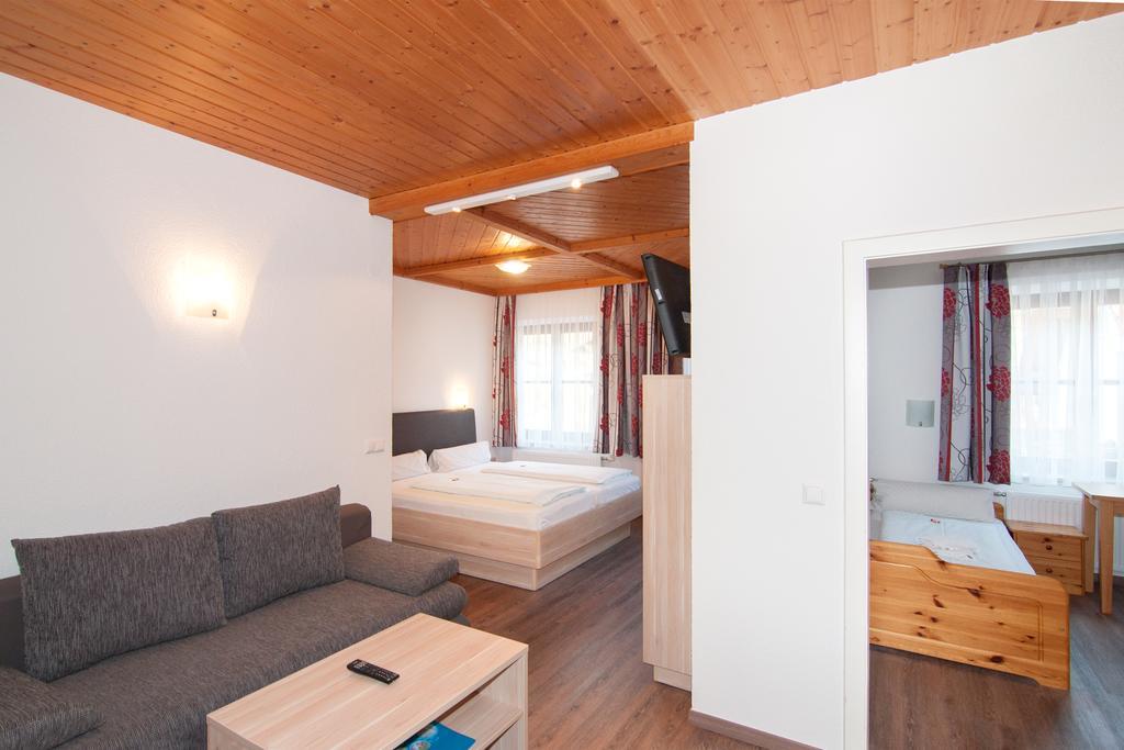 Restaurant - Cafe - Pension Hassler Berg im Drautal Exteriér fotografie